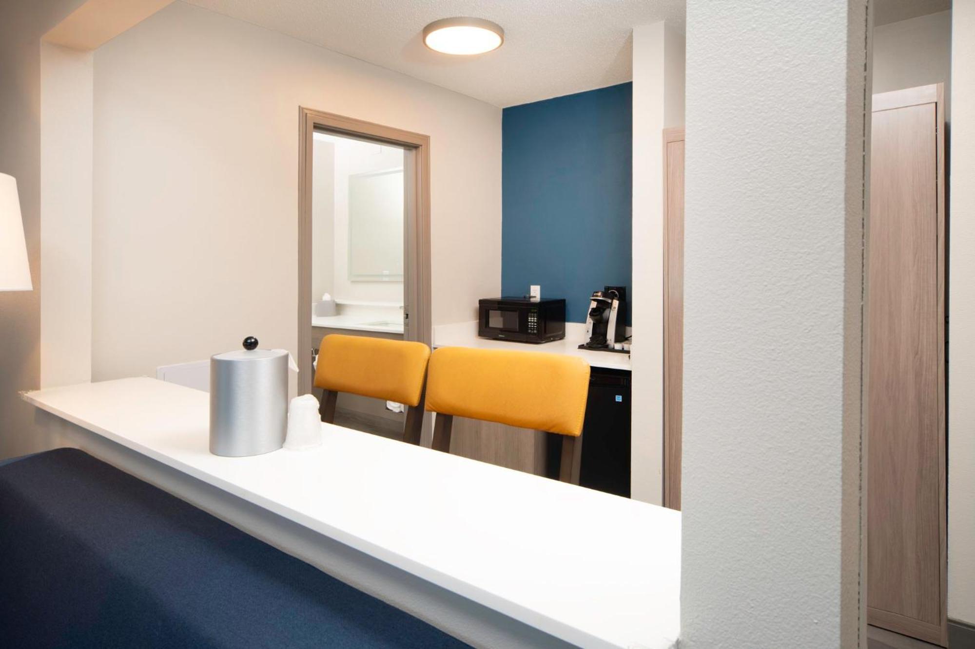 Holiday Inn Express & Suites Indianapolis - East By Ihg Экстерьер фото