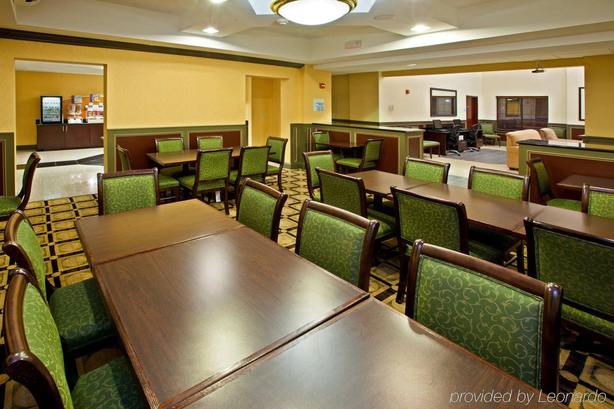 Holiday Inn Express & Suites Indianapolis - East By Ihg Экстерьер фото